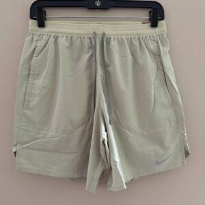 Nike Stride 7" 2-in-1 Running Shorts Pale Green Stucco Mens S DM4759-371 NEW